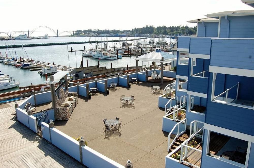 The Landing At Newport Condominium Hotel Bagian luar foto